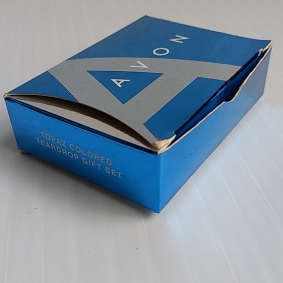Avon Topaz Colored Teardrop Gift Set in The Box - Picture 8 of 8